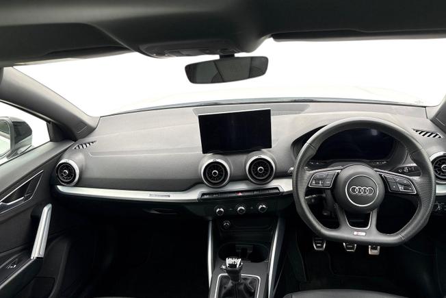 Audi Q2 Photo 10