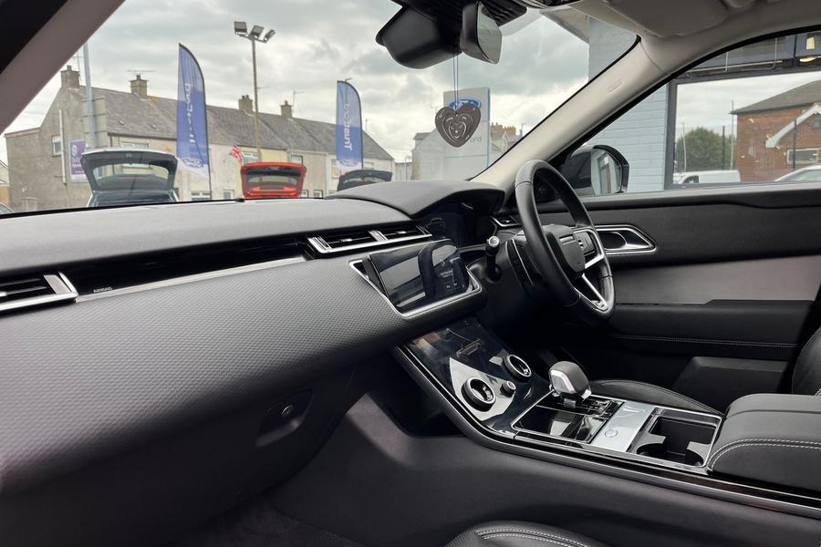 Land Rover RANGE ROVER VELAR Photo autoimg-f236e1ada198445cceec19c8663c6883dde11c31.jpg