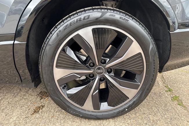 AUDI Q6 E-Tron Photo 45