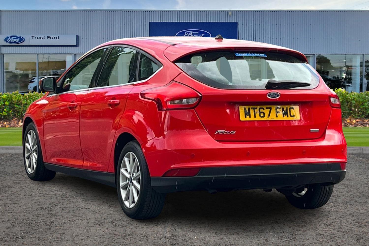 Ford FOCUS Photo 1