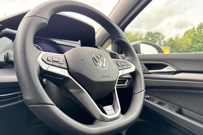 VOLKSWAGEN Golf Photo 26