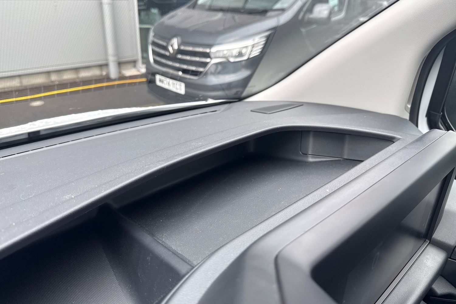 Ford E-TRANSIT CUSTOM Photo 30