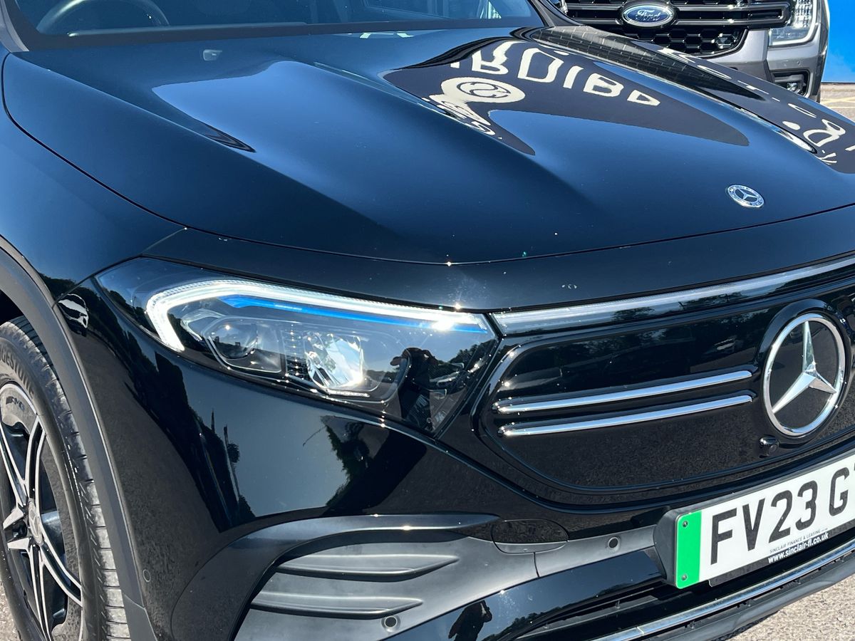 Mercedes-Benz EQB Photo 17