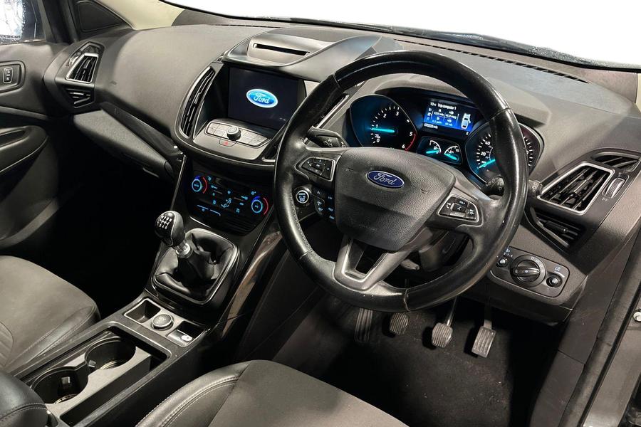 Ford KUGA Photo autoimg-f244fe841614a880d552b412a321d16f9727dbaa.jpg