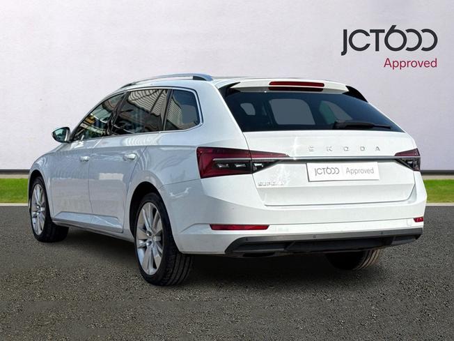 ŠKODA Superb Photo 3