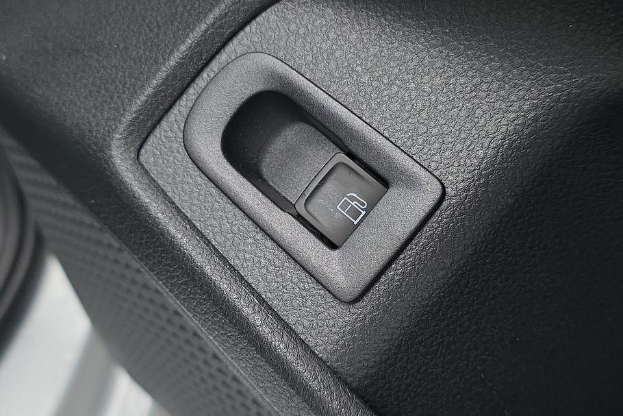 Used FORD TRANSIT CONNECT WV75YMM 25