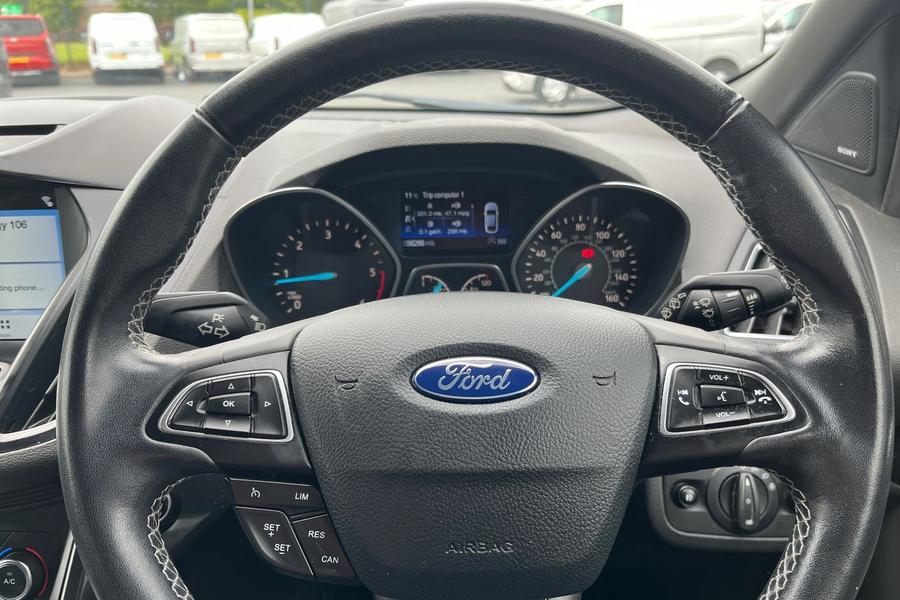 Ford KUGA Photo autoimg-f24d700a78a70f8f4c0c07041adaee4ead767a2f.jpg