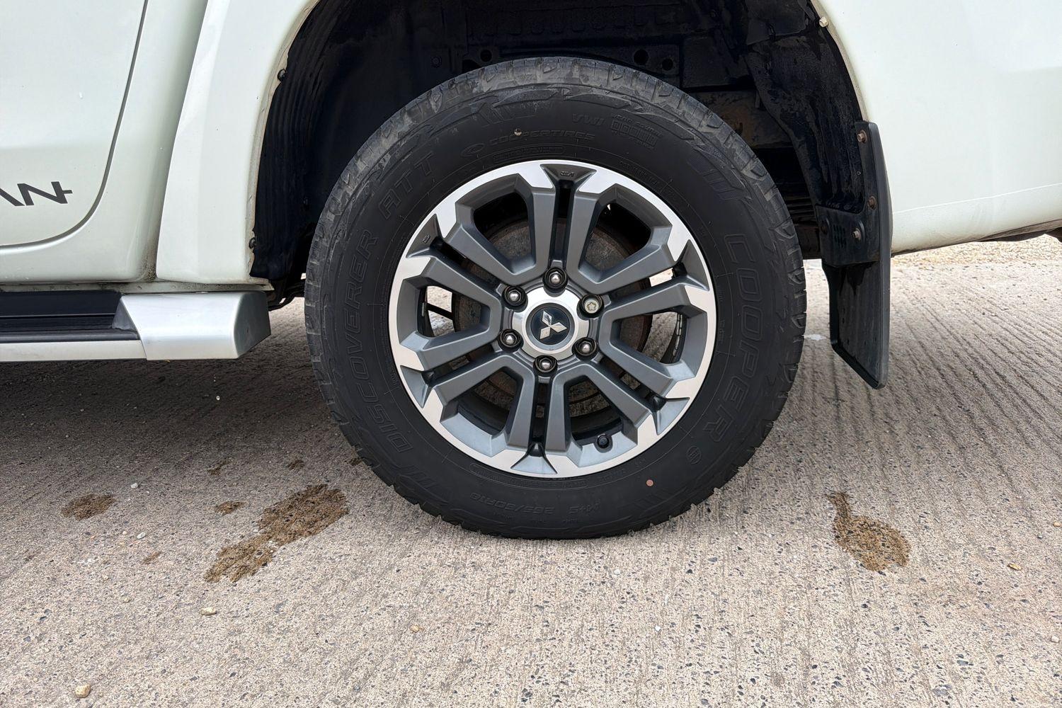 Mitsubishi L200 Photo 17
