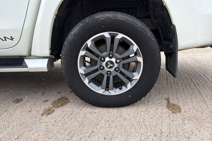 Mitsubishi L200 Photo autoimg-f2505c740501d669c6d401a0f30c017b2b7de1ca.jpg