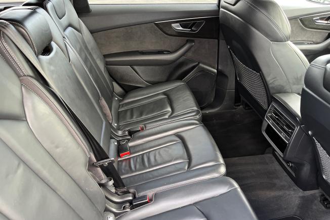 AUDI Q7 Photo 48