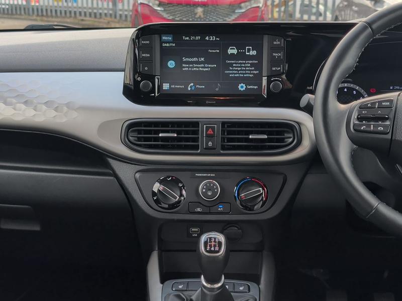 Used Hyundai i10 NX21YVP 44