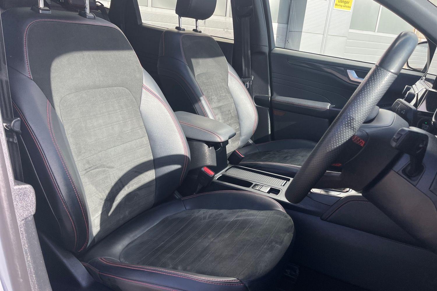 Ford KUGA Photo 16