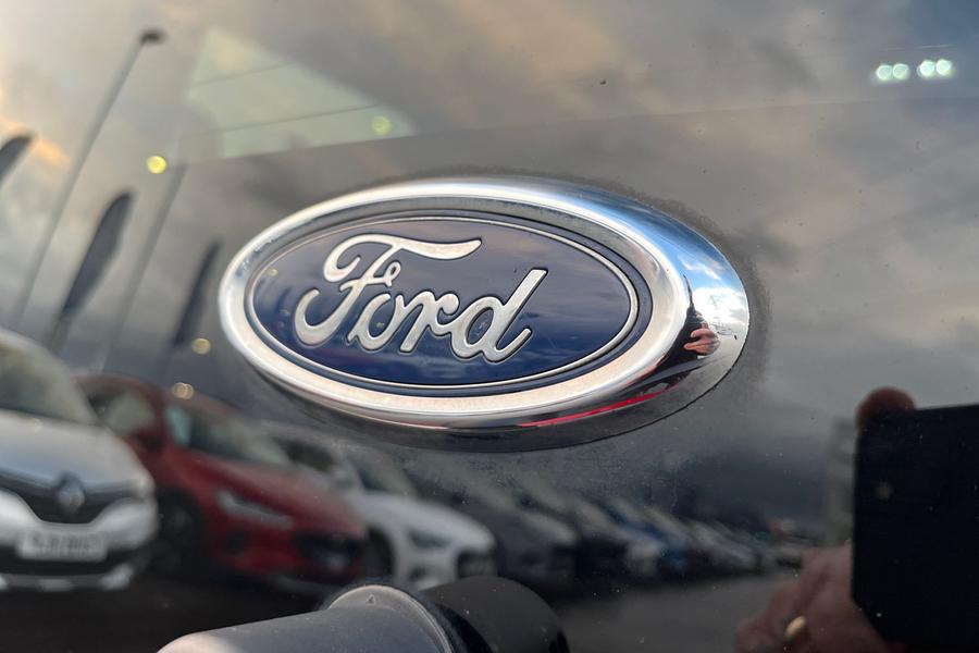 Ford Tourneo Connect Photo autoimg-f26816c6788526f434d73ce3031762078675b2c9.jpg