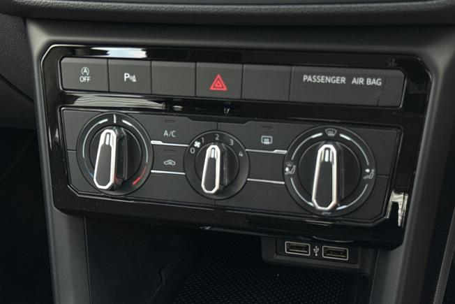 VOLKSWAGEN T-Cross Photo 21