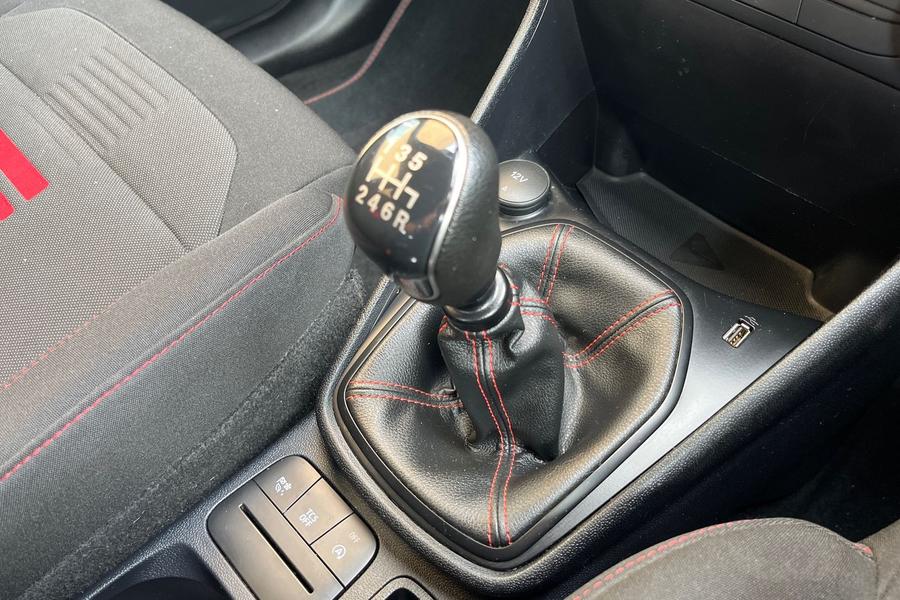 Ford FIESTA Photo autoimg-f26ef9da411a8580518040f732c93dbf160eeeb7.jpg