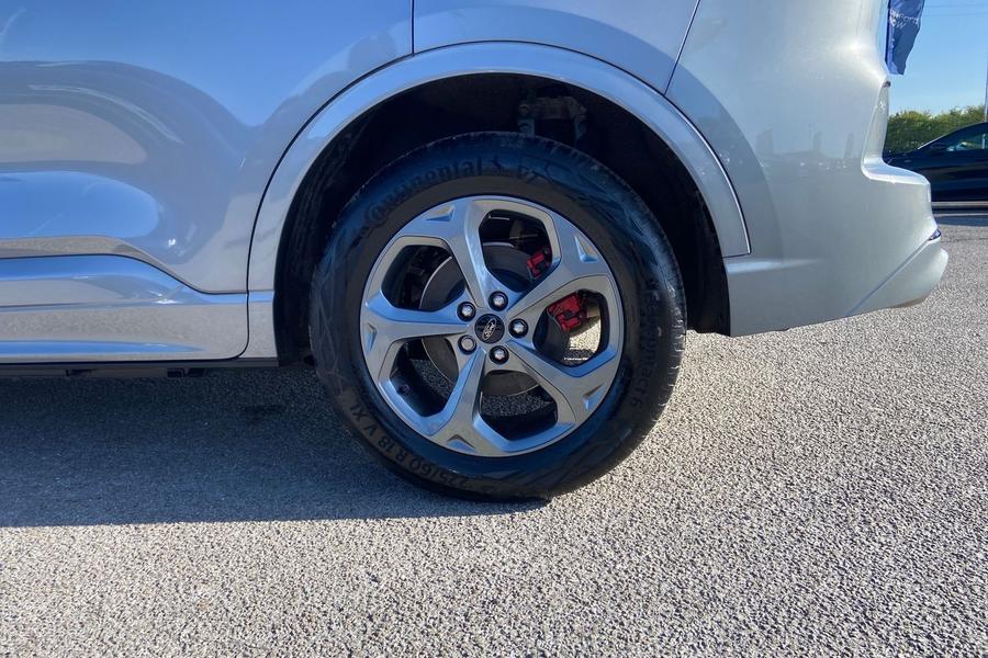 Ford KUGA Photo autoimg-f270fc70a8d36ab766254538f6b4e2c0a935d3c1.jpg
