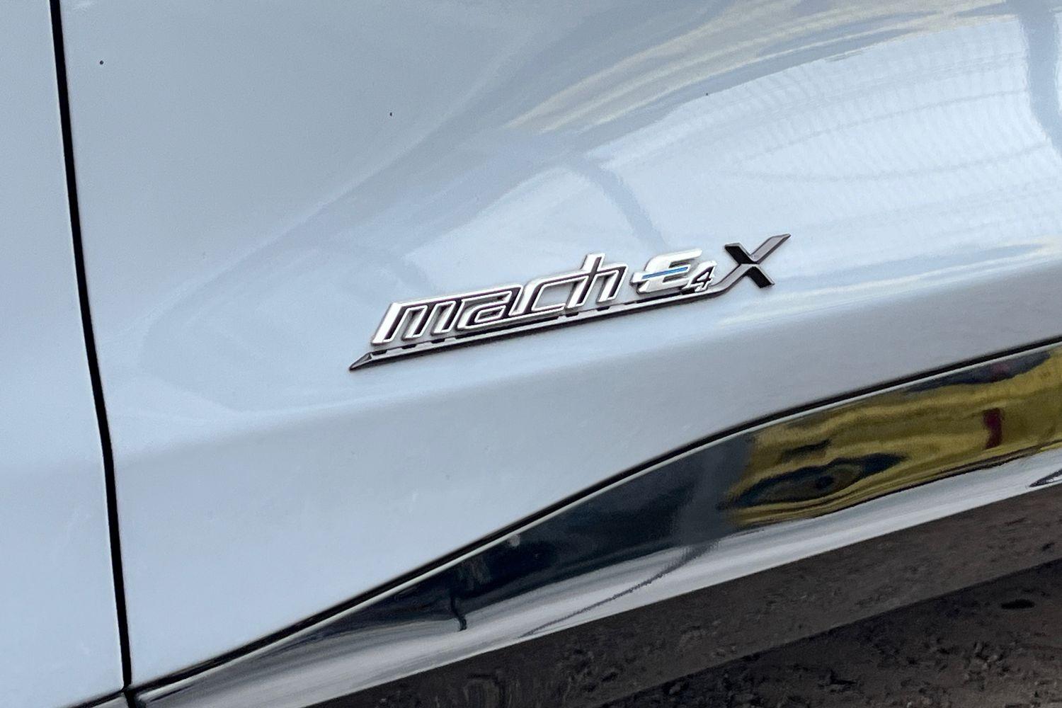 Ford Mustang Mach-E Photo 24