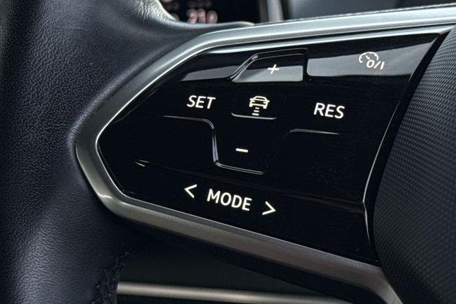 VOLKSWAGEN ID.3 Photo 16