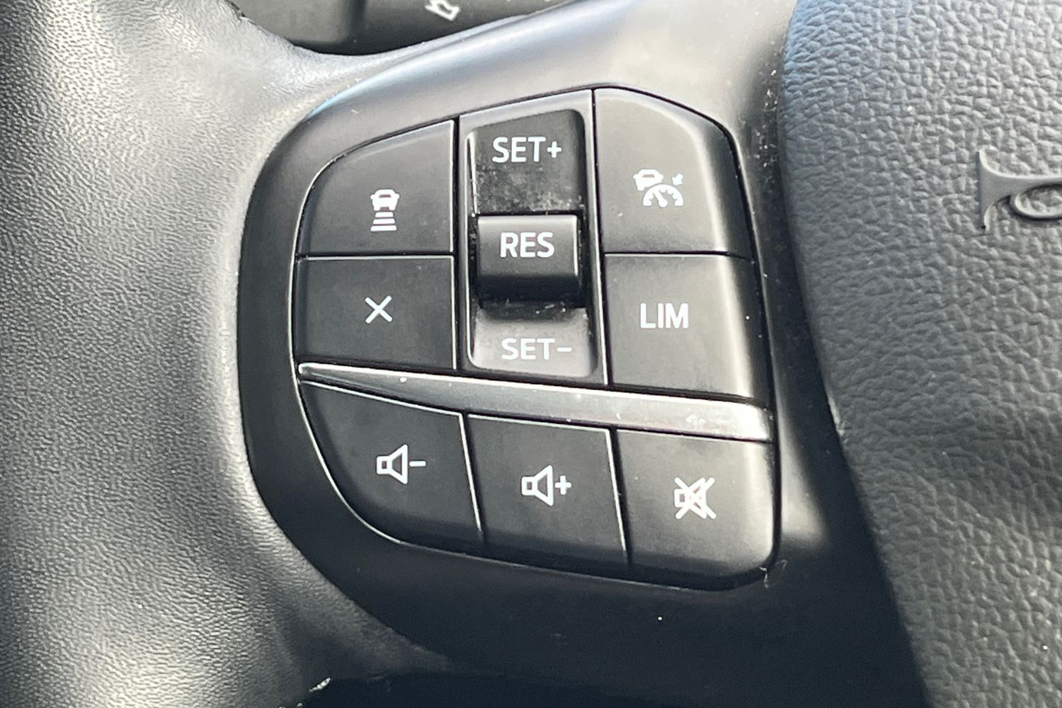 Ford Kuga Photo 24