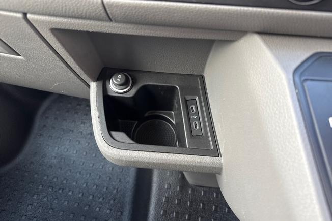 VOLKSWAGEN Transporter Photo 40