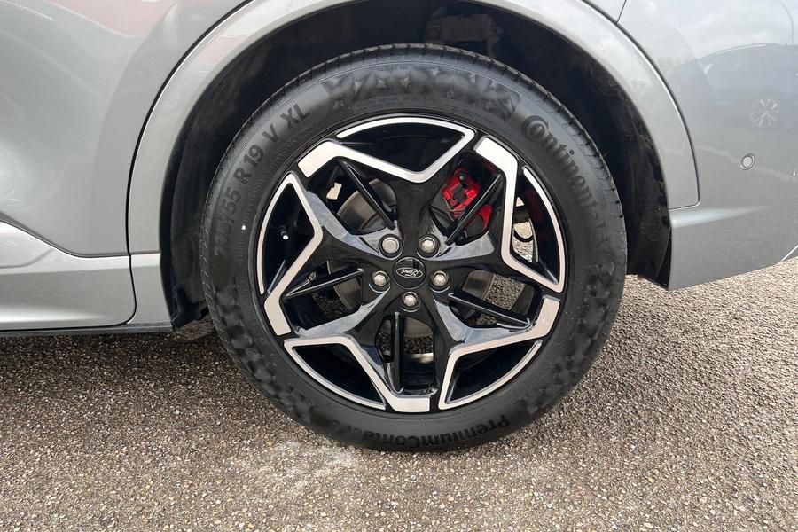 Ford KUGA Photo autoimg-f27f2be2657d39ac327bbf670ca062ba534e02d5.jpg
