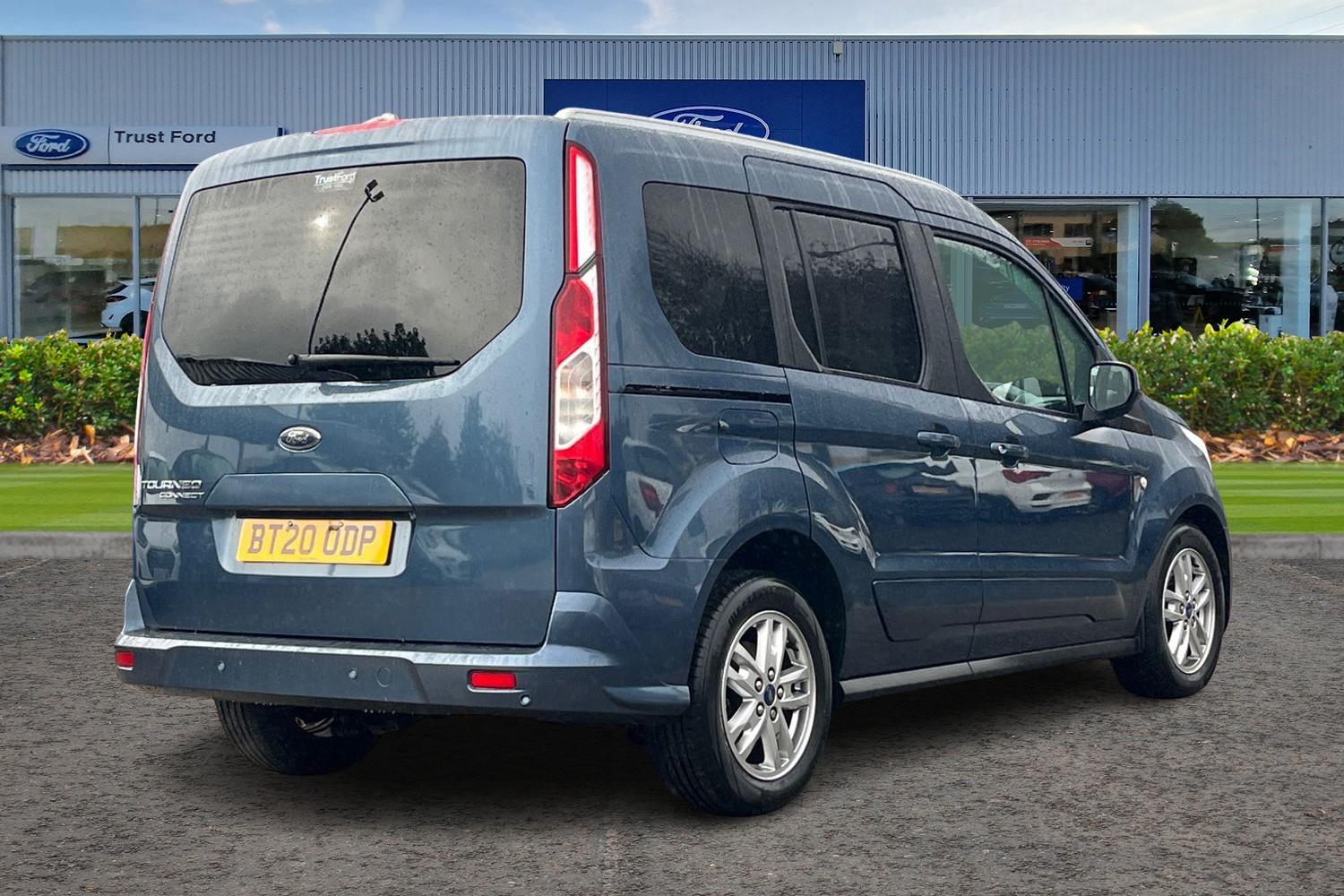 Ford TOURNEO CONNECT Photo 3