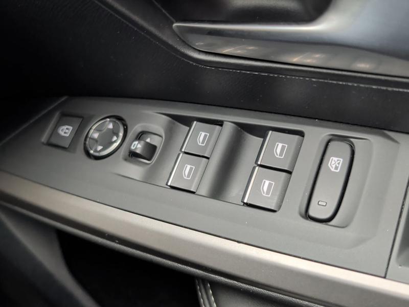 Used Peugeot 5008 KM25OGU 24