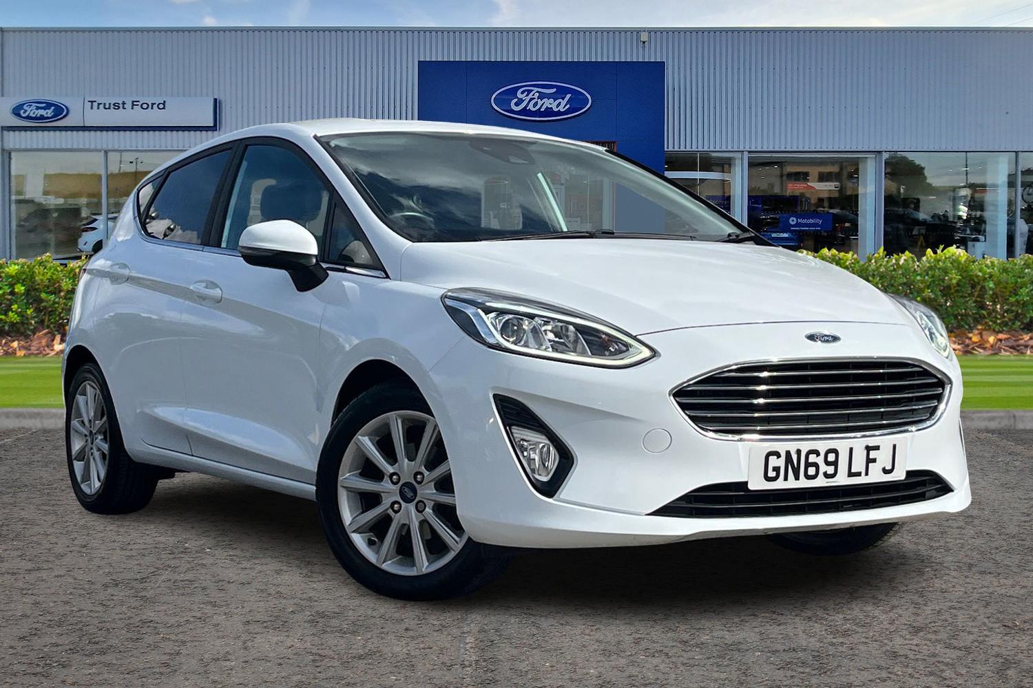Ford Fiesta Photo 0