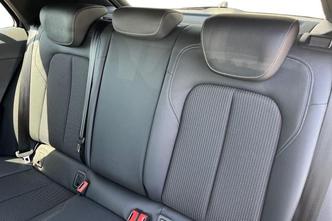 AUDI Q2 Photo 9