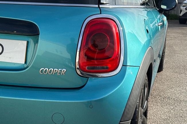 MINI Hatchback Photo 18