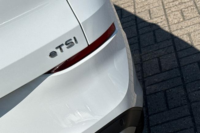 Volkswagen T-Roc Photo 33
