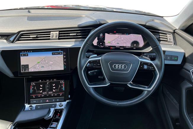 Audi e-tron Photo 11