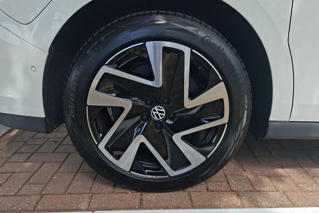 VOLKSWAGEN Id. Buzz Photo 5