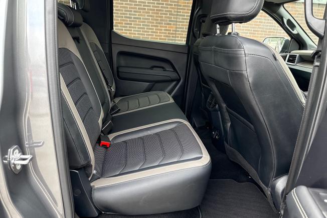 VOLKSWAGEN Amarok Photo 12