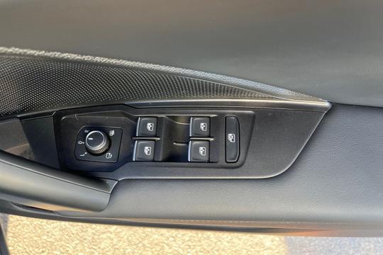 Volkswagen Tayron Photo autoimg-f28b7c6a6a702755270dbbf760a06ab3d9605edc.jpg
