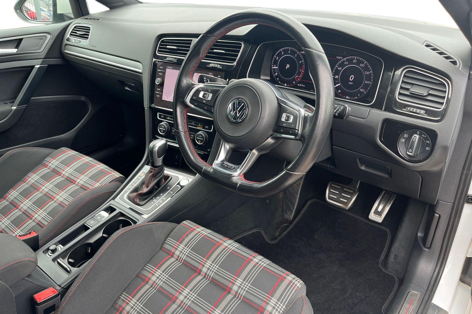 Volkswagen GOLF Photo 8