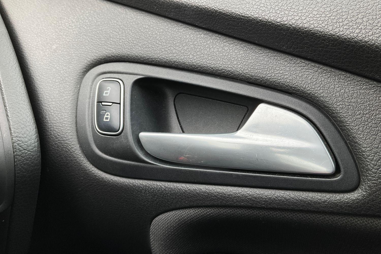 Ford Focus Photo 29