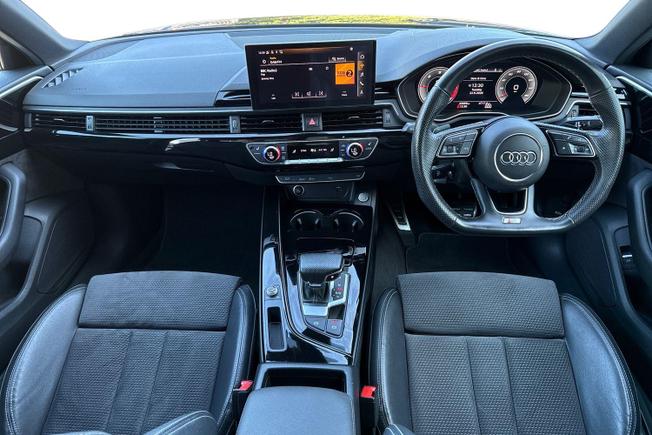 AUDI A4 Photo 10