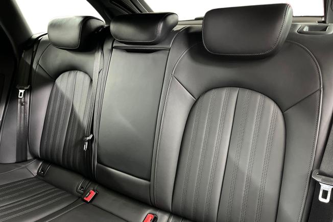 AUDI A6 Avant Photo 9