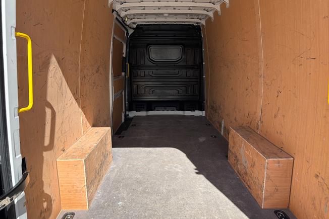 VOLKSWAGEN Crafter Photo 12