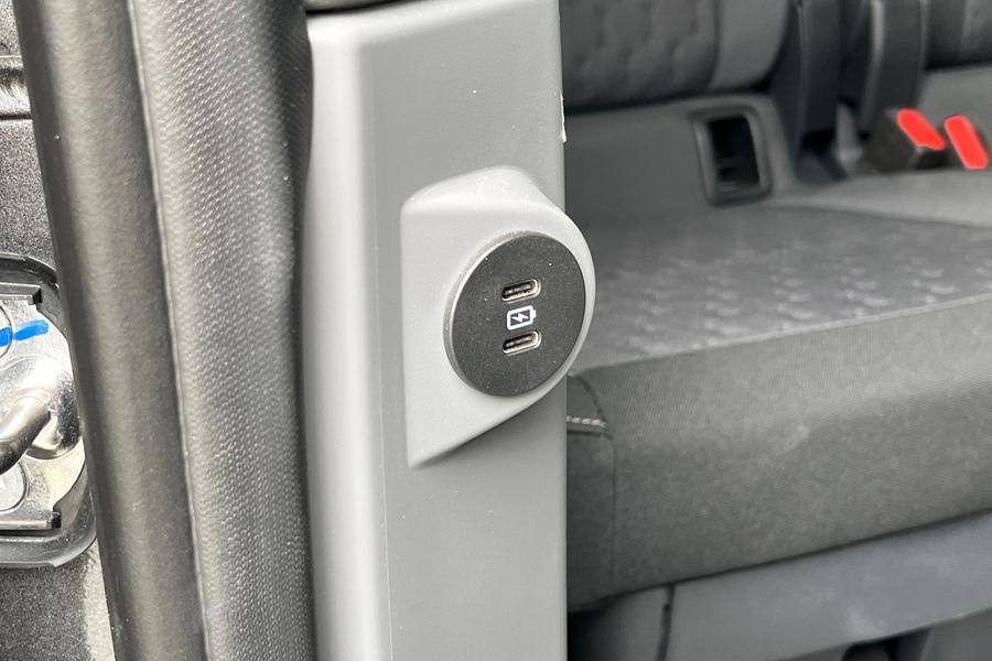 Ford TOURNEO CUSTOM Photo autoimg-f29c07fac533525a383951b7045637cba0c5a091.jpg