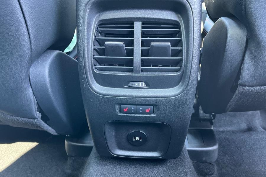 Ford KUGA Photo autoimg-f29d0e780ccaa497a3edb5e2410235c3e188c920.jpg