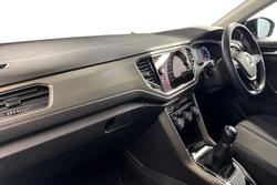 VOLKSWAGEN T-Roc Photo 2