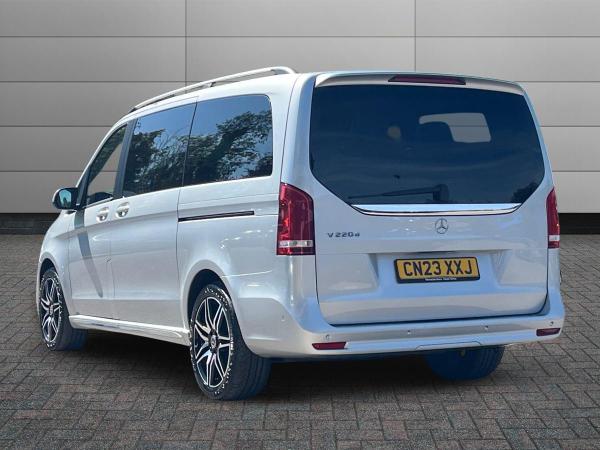 Mercedes-Benz V Class Photo autoimg-f2a77f7913978d2b3848c45d4348aba096cbae53.jpg