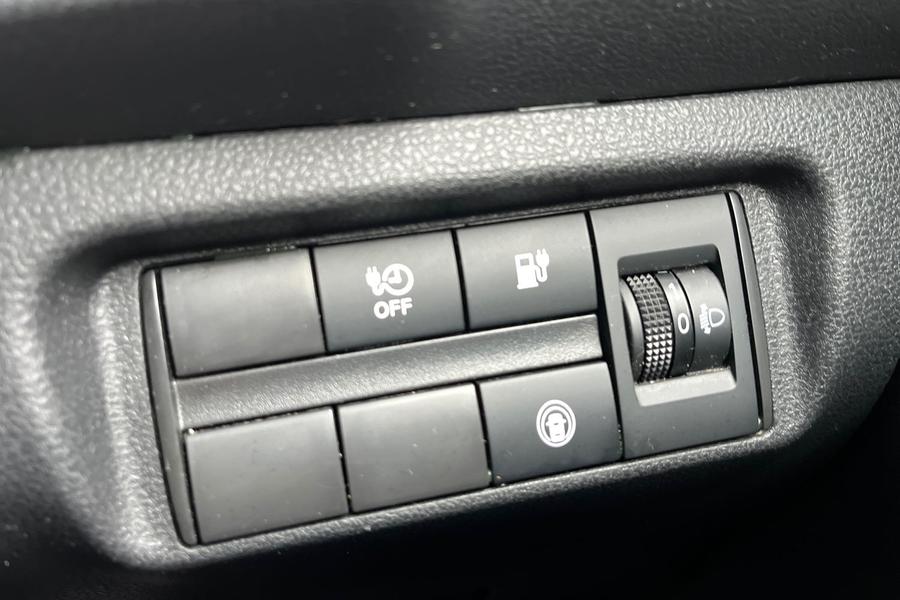 Nissan LEAF Photo autoimg-f2abc028de0c640cb160f2e0c8d63c89b7283cdf.jpg
