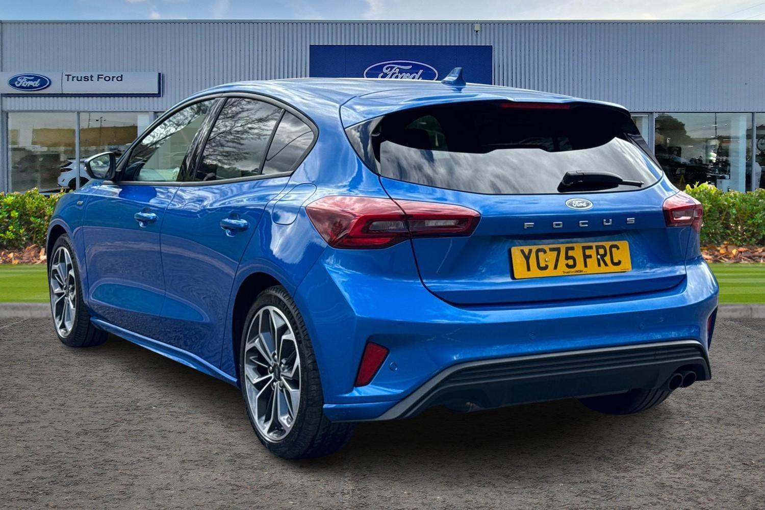 Ford FOCUS Photo 1