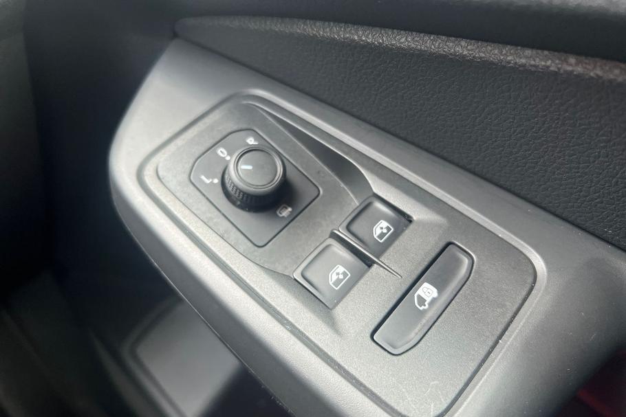 Used FORD TRANSIT CONNECT HS25CHD 32