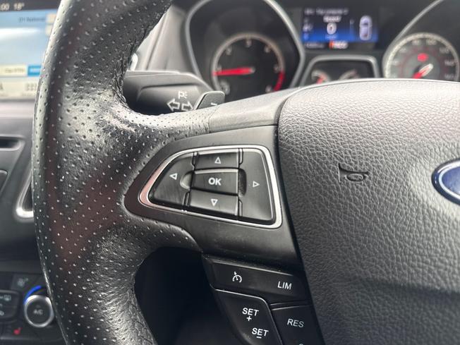 FORD Focus Photo 16