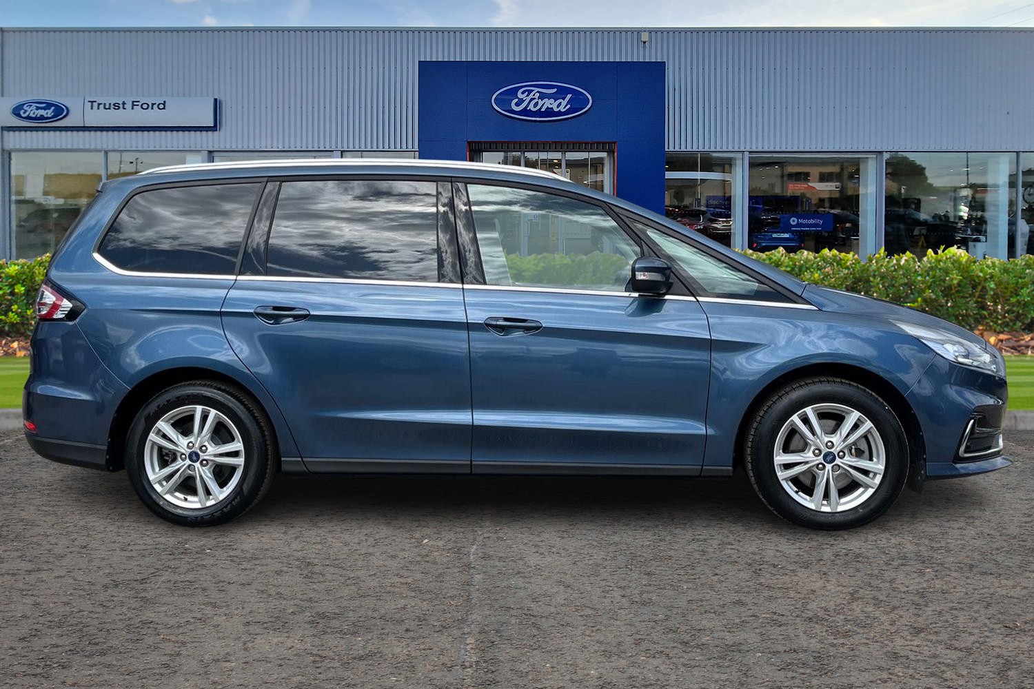 Ford Galaxy Photo 2