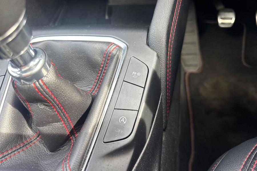 Ford KUGA Photo autoimg-f2bb7c9d368b88a0cf61bcef838dfe1b53fe6082.jpg